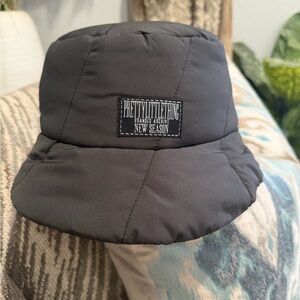 PrettyLittleThing Black Quilted Bucket Hat - O/S